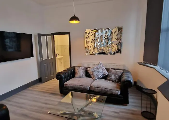 Modern 7-Br Retreat All Ensuite